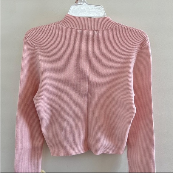Brandy Melville Brett Turtleneck Top - Picture 9 of 12